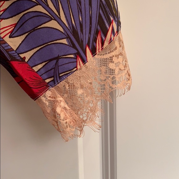 Japna Lounge Robe - Picture 3 of 4